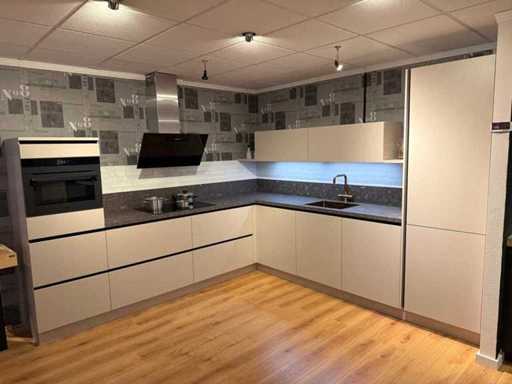 Grando - A serie 4000 - Showroomkeuken