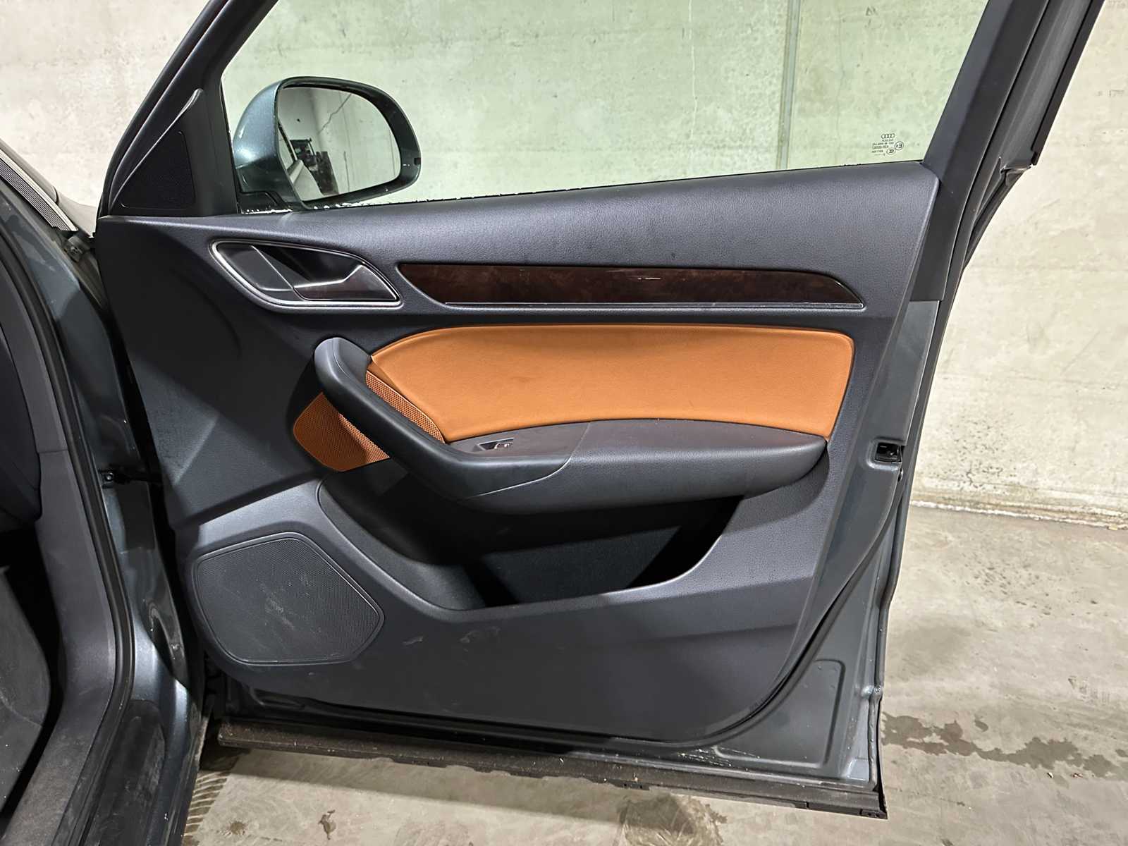 Audi Q3 2.0 TFSI Quattro S Edition 170pk 2012, L-800-RZ