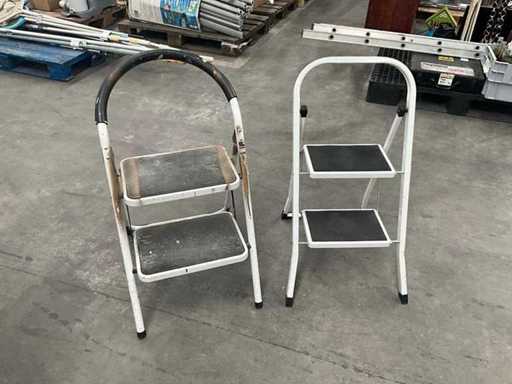 Divers escabeaus (2x)