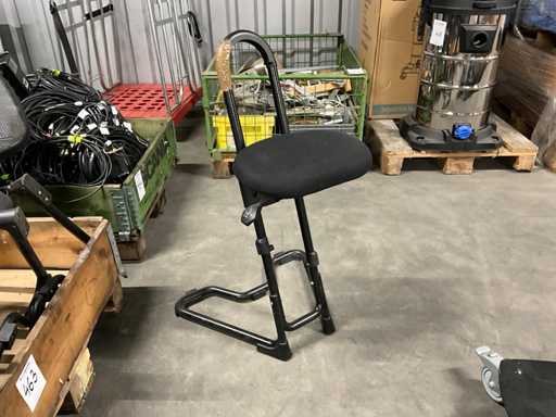 Różne krzesła warsztatowe (6x)