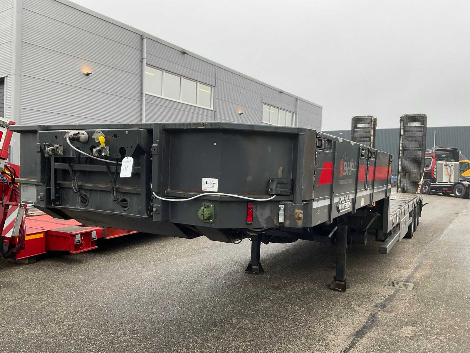 2001 Nooteboom MCO-48-03V Semi low-loader