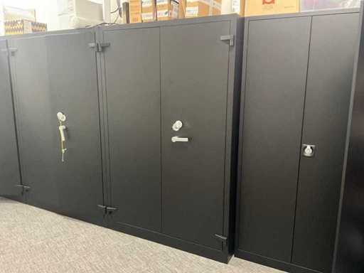 Fire-resistant cabinet