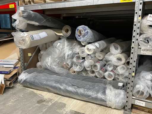 Partij diverse vloerkleden