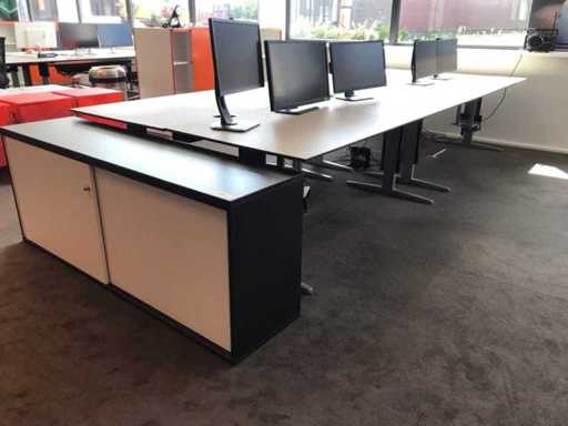 Desk (4x)