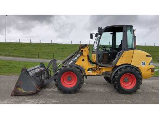 Volvo - 2004 - L25B-P - Pelle à roues