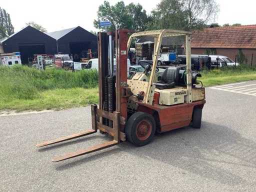 Nissan 25 Vorkheftruck