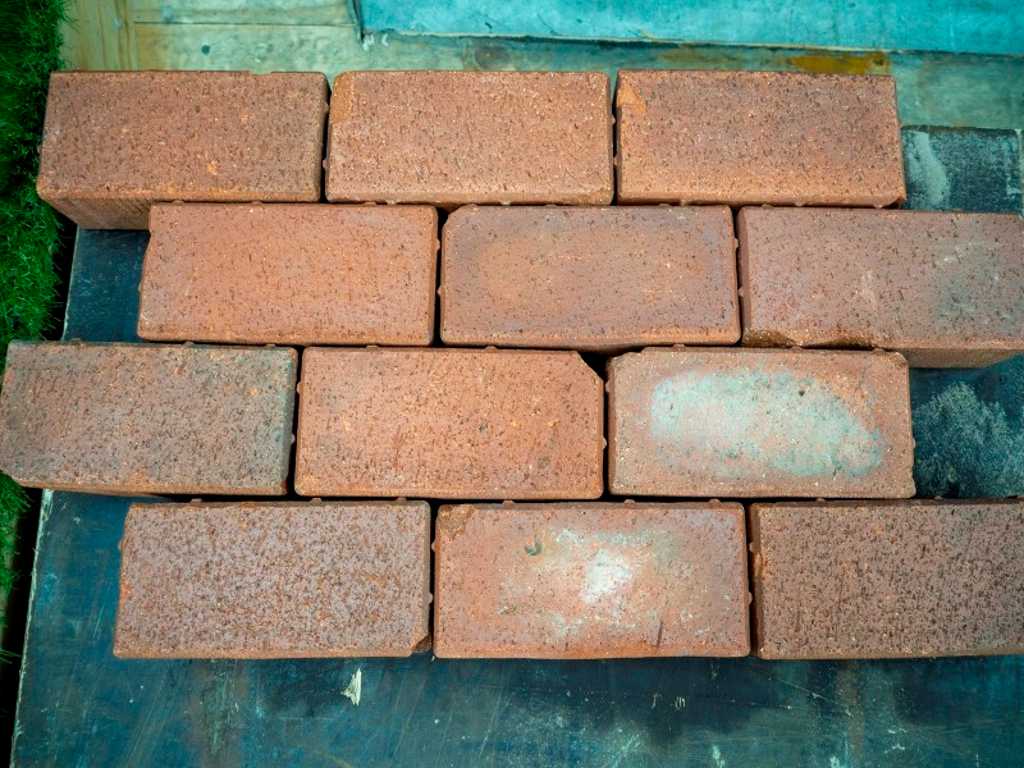 Baked bricks 9,5m²