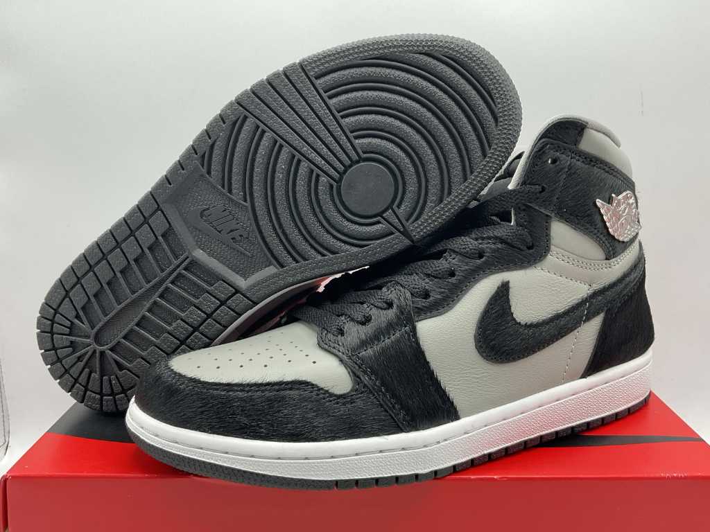Nike Jordan 1 Retro High OG Twist 2.0 Medium Grey Dames Sneakers 41