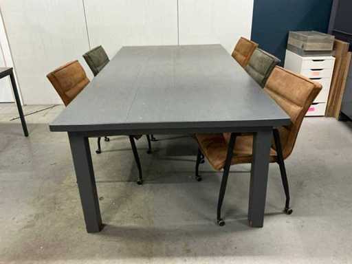 Dining room table With 5 chairs