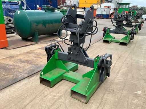 Hydraulic rod/tube manipulator (CW10)