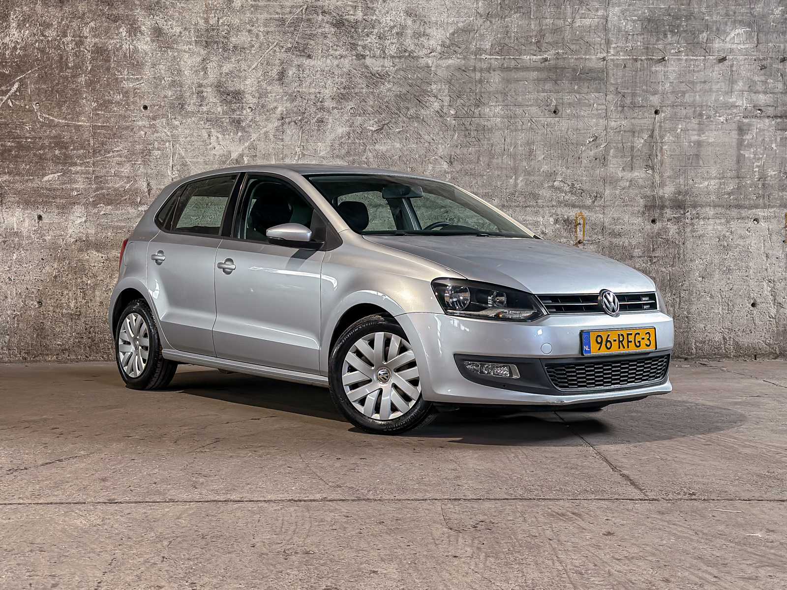 Volkswagen Polo 1.4-16V Comfortline 86pk 2011 (Origineel-NL), 96-RFG-3