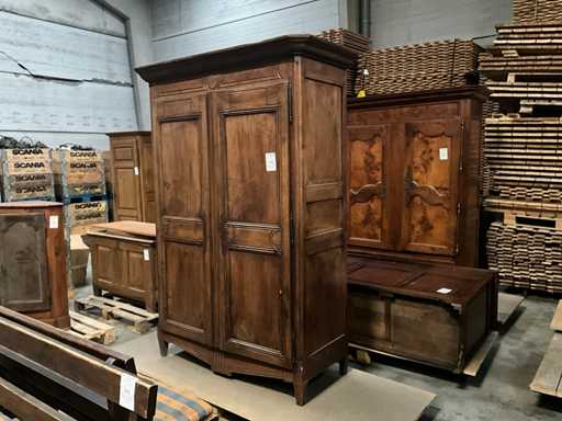 Antieke 2-deurs houten Kledingkast