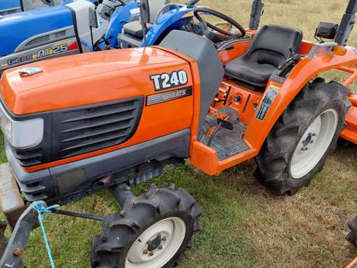 Kubota T240 Trattorino a trazione integrale con motozappe