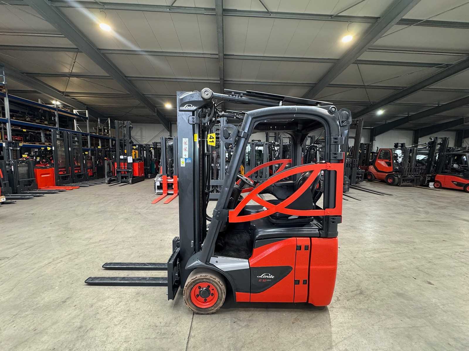 10/2022 Service + UVV 03/2027 Linde E12 EVO 1,200kg Electric Forklift Forklift 8,944 Hours