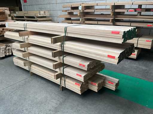 Partij houten latten