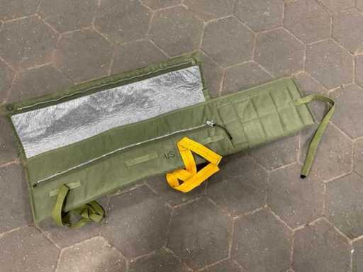 Parachutist’s case (4x)