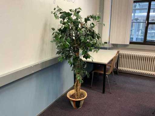 Artificial plant with pot