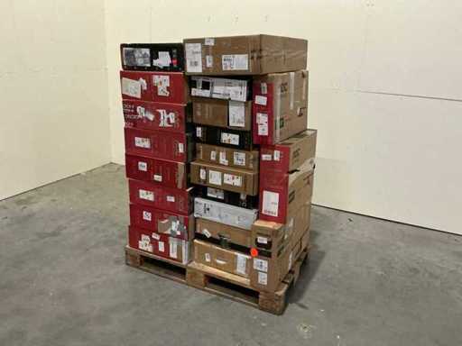 Pallet PC Screens / Monitors Returns - 23 items
