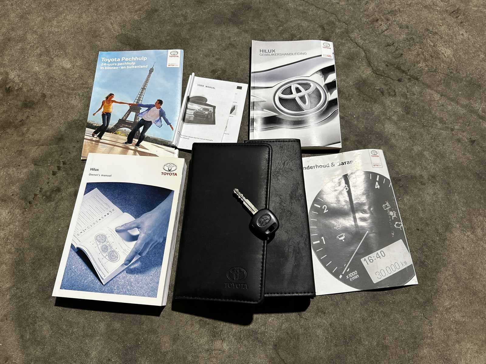 Toyota HiLux 2.4 D-4D-F Xtra Cab Comfort 150pk 2017 (Origineel-NL), V-833-JR