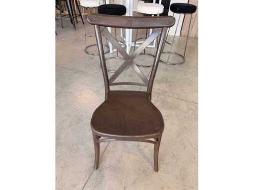 Bruine stoelen 11x + fluwelen witte kussens 95x