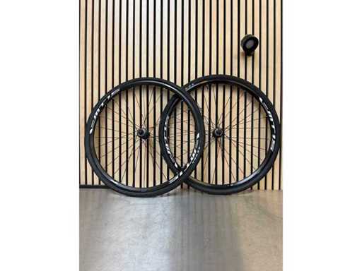 Shimano - MT15 - Radsatz