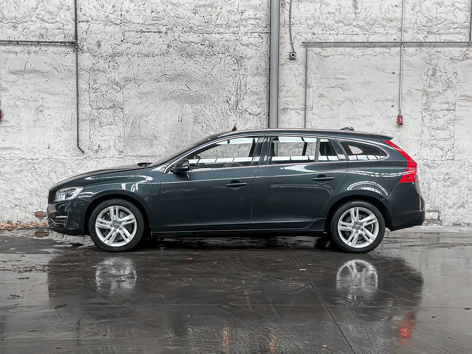 Volvo V60 2.4 D6 AWD Pl.i Sum. 215pk 2014, 3-TLD-47
