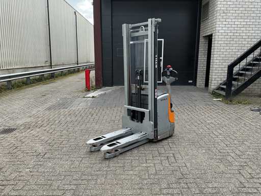 STILL - EXV14C - Stackers - 2020