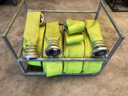 Tuyau d’incendie dans la chaîne