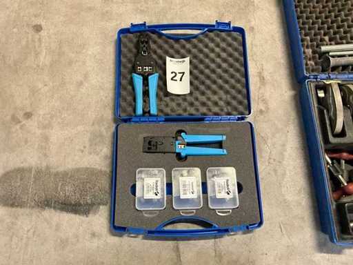 Zestaw narzędzi do zaciskania Radiall