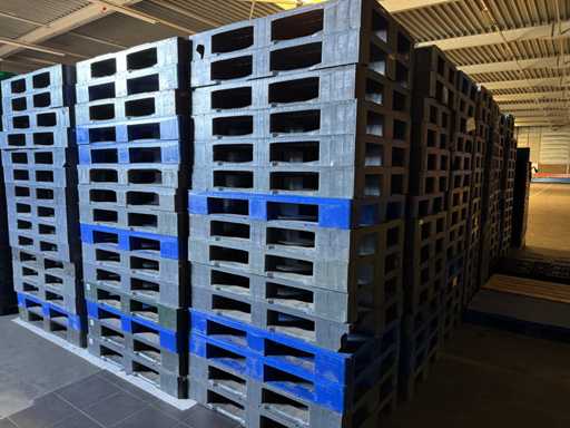 Plastic Pallet 80x120cm 4-way (14x)