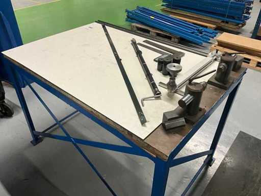 Clamping/measuring table