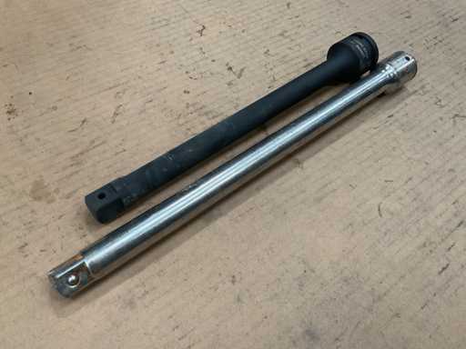 Différentes rallonges de clé à douille (2x)