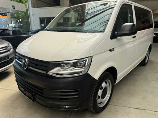 Minivan Volkswagen Transporter Kombi 2016