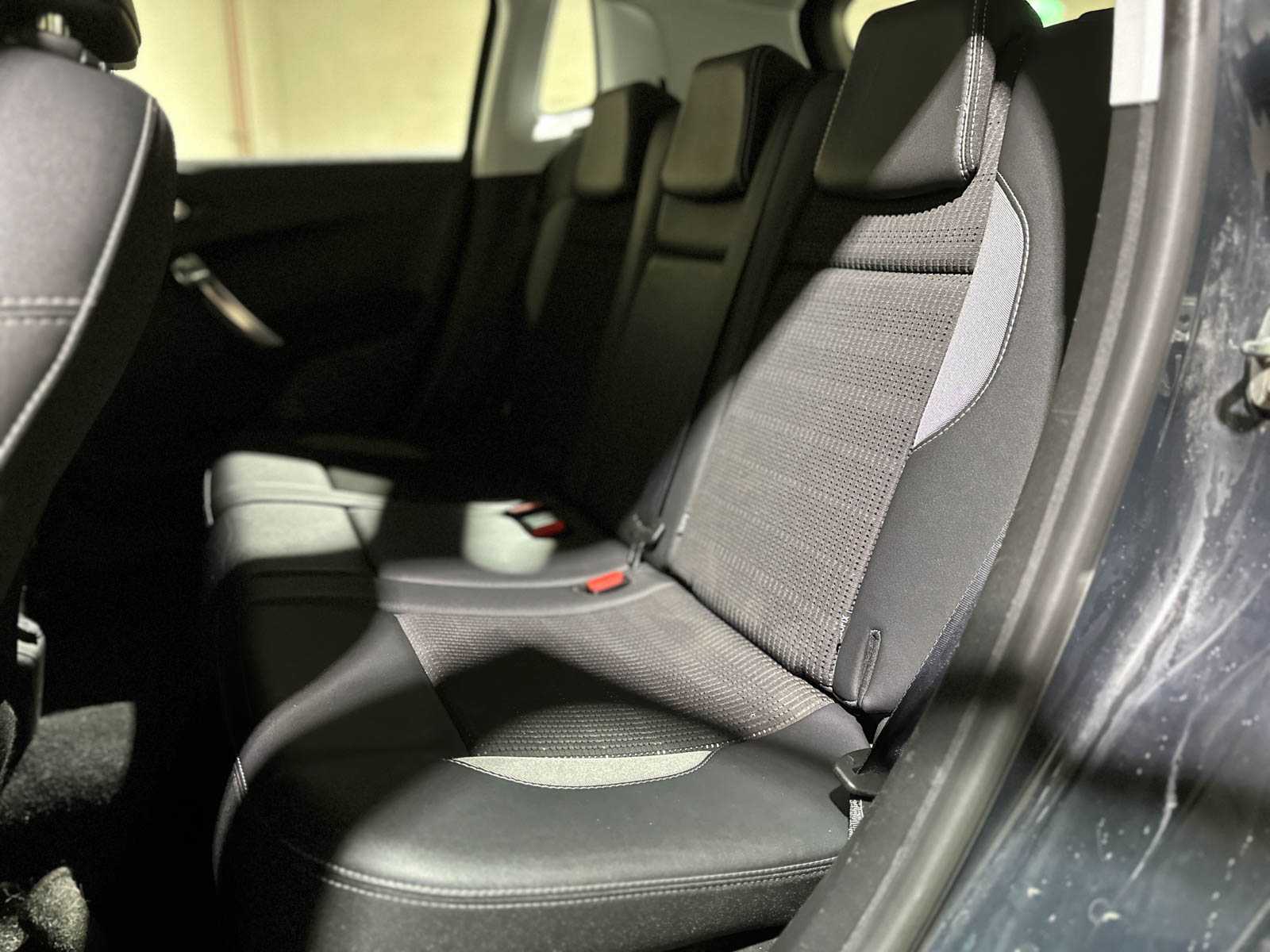 Peugeot 2008 1.2 PureTech Allure 110pk 2018 (Origineel-NL), RL-527-Z