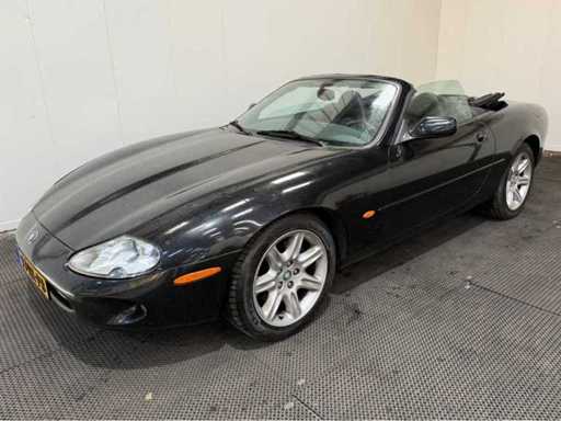 Jaguar - XK8 - Voiture particulière - 2000