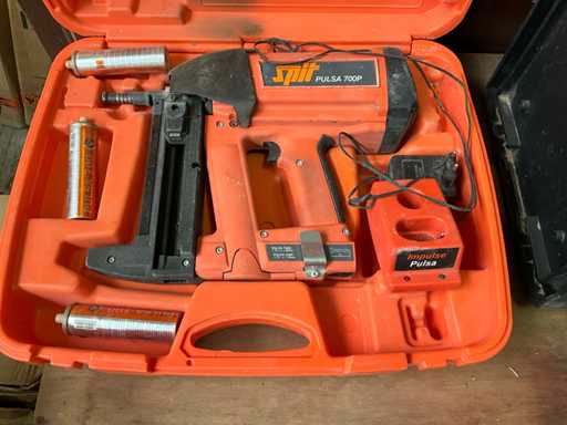 Spit Pulsa 700P Tacker