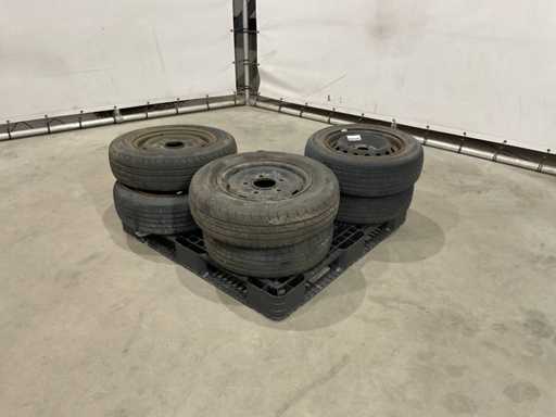 Pneumatico per auto (6x)