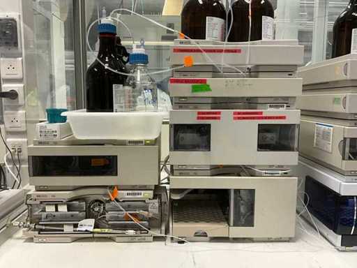 AGILENT 1100 Series Liquid Chromatography System