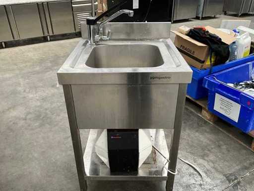 GGM Gastro Spoeltafel met Inventum Q20 boiler