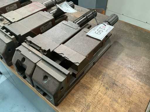 Lot of machine vices (2x)