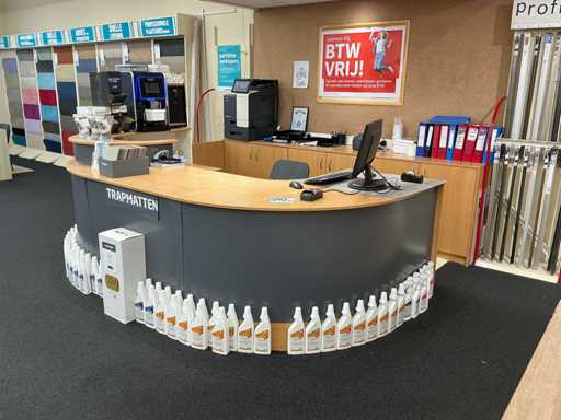 Ladentresen mit Rückwand