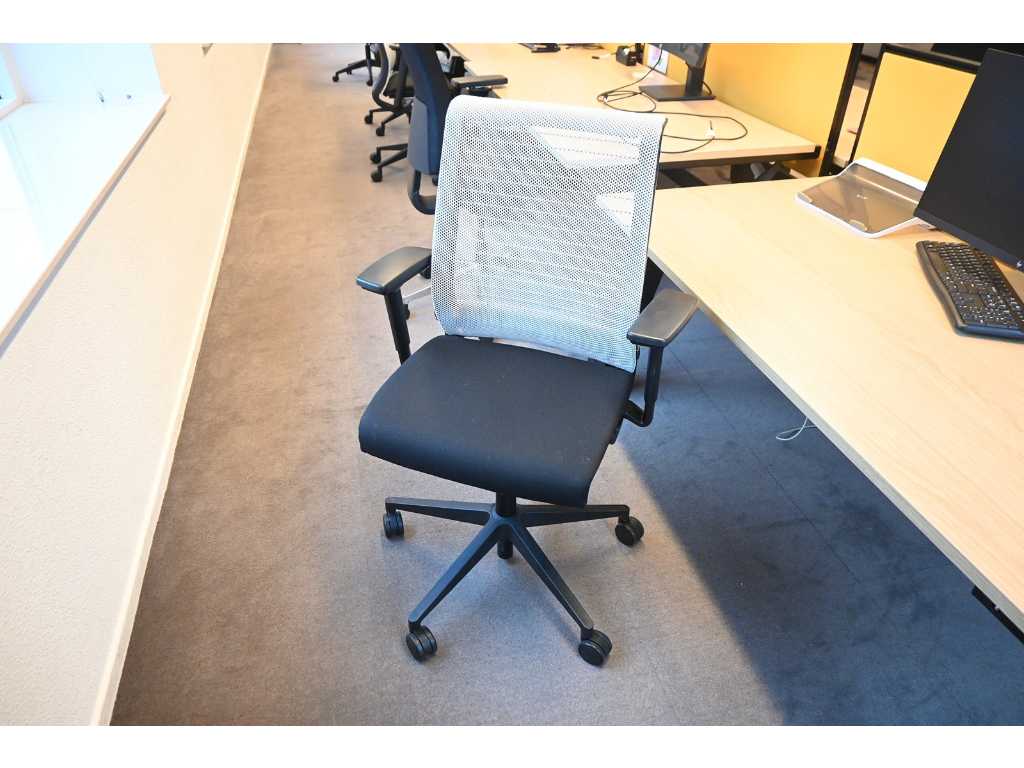 Steelcase Think Ergonomic Office Chair 8x Troostwijk Auctions