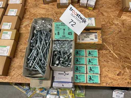 Kisten mit Holzschrauben und Kugelmuttern