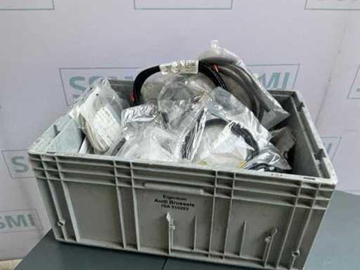 Verschiedene Jungheinrich-Teile verpacken