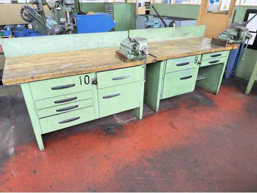   2 workbenches