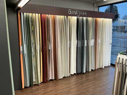 Mostre de perdele de petrecere