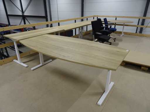 Desk (8x)