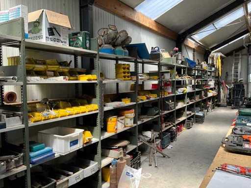 Warehouse racking (16 sections)