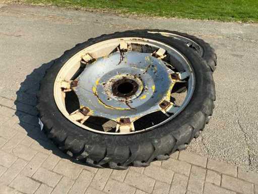 Opona Michelin Culture z felgą (2x)