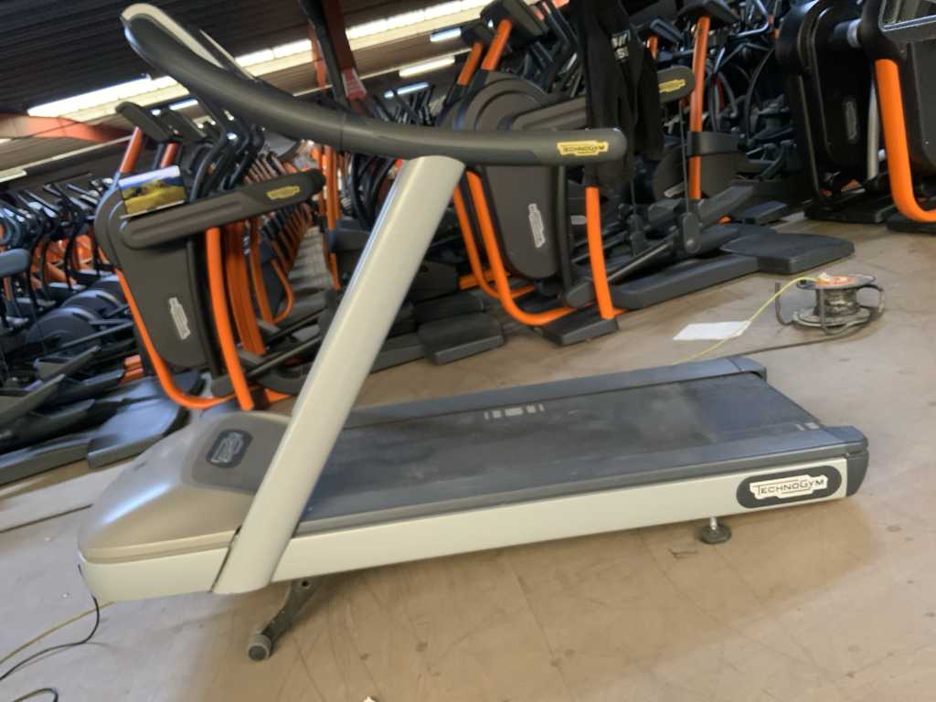 Technogym Jogging acum 500 LED Treadmill